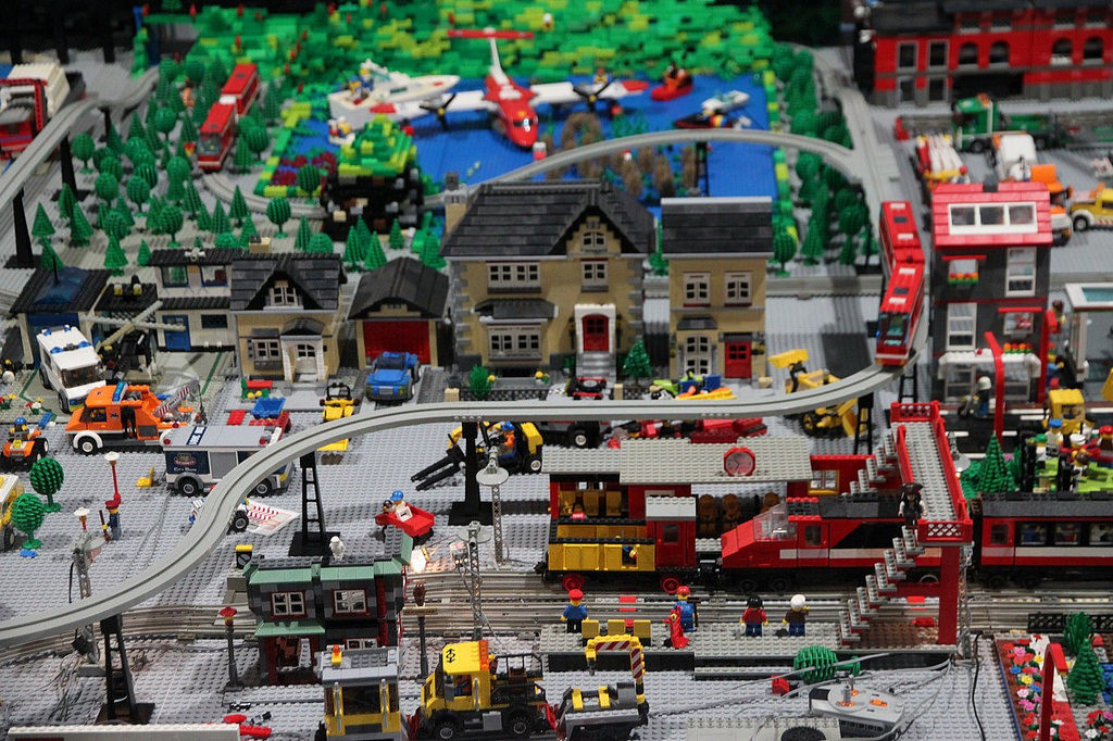 There are several large-scale models to enjoy (photo by Brickset, CC BY).